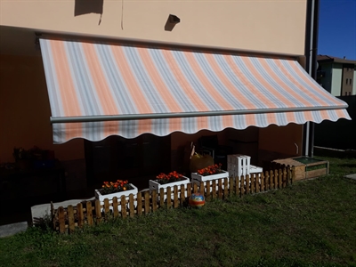 tenda da sole per balcone a Borgomanero